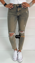 Between Us dirty Jeans