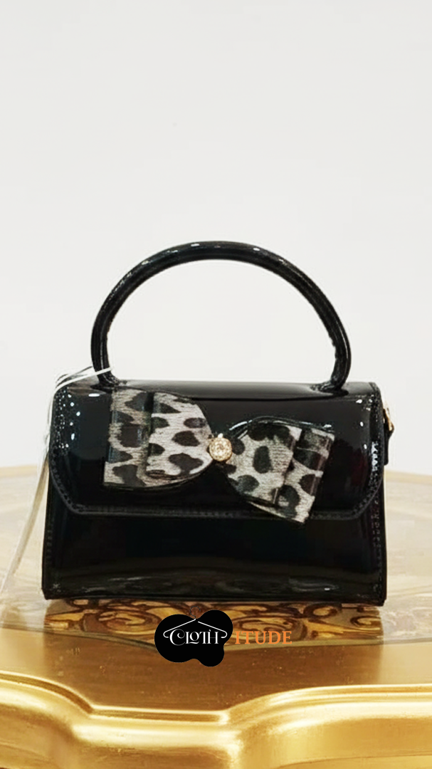 22-2 Vegan Black Mini cross Bag - Image 1