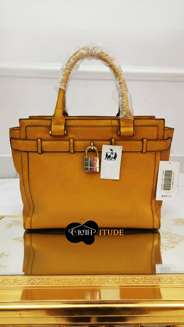 8-6 JustFab scarlet handbag - Image 1