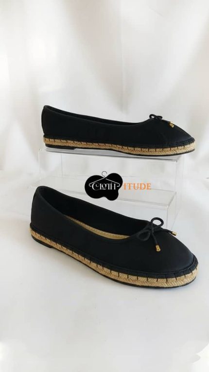 Divided black slip on 